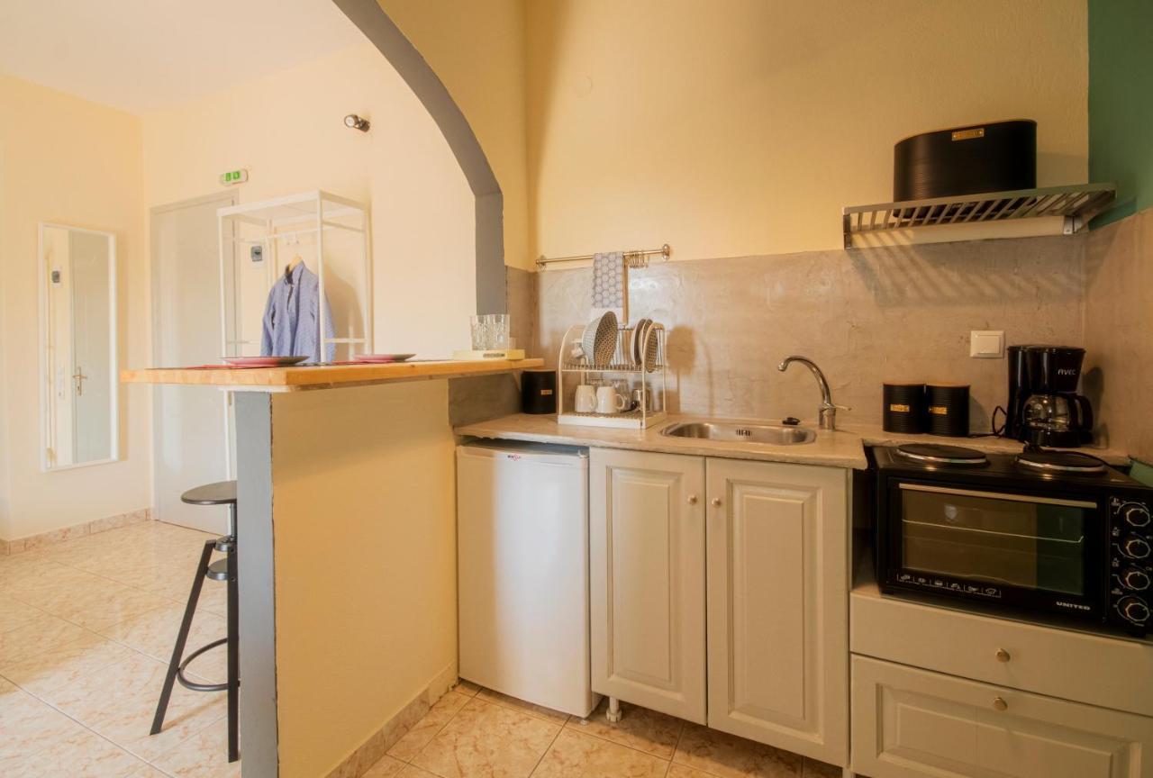 Issos Studios Agios Georgios  Exteriér fotografie