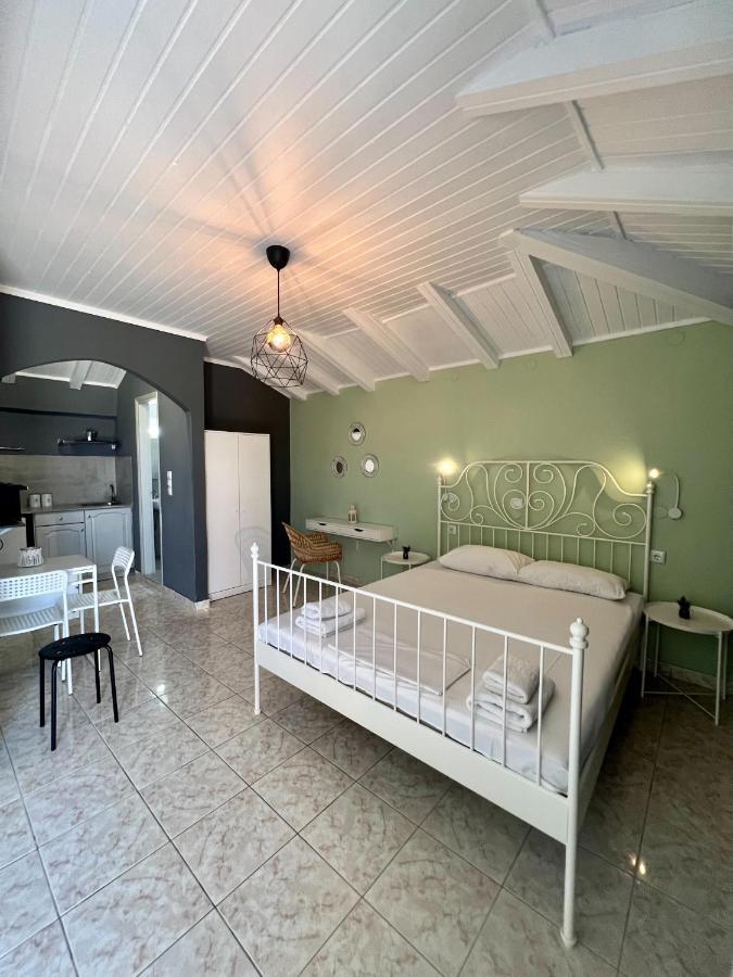 Issos Studios Agios Georgios  Exteriér fotografie
