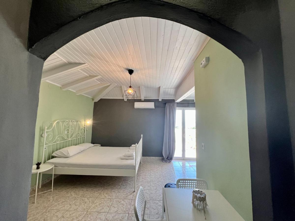 Issos Studios Agios Georgios  Exteriér fotografie